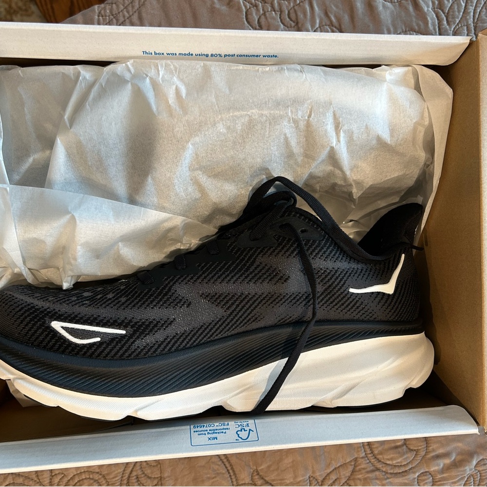 Men’s Hoka Clifton 9 running shoe